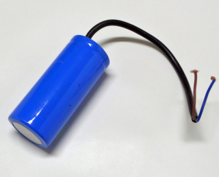 Kondenzátor 120 uF /320V s káblom